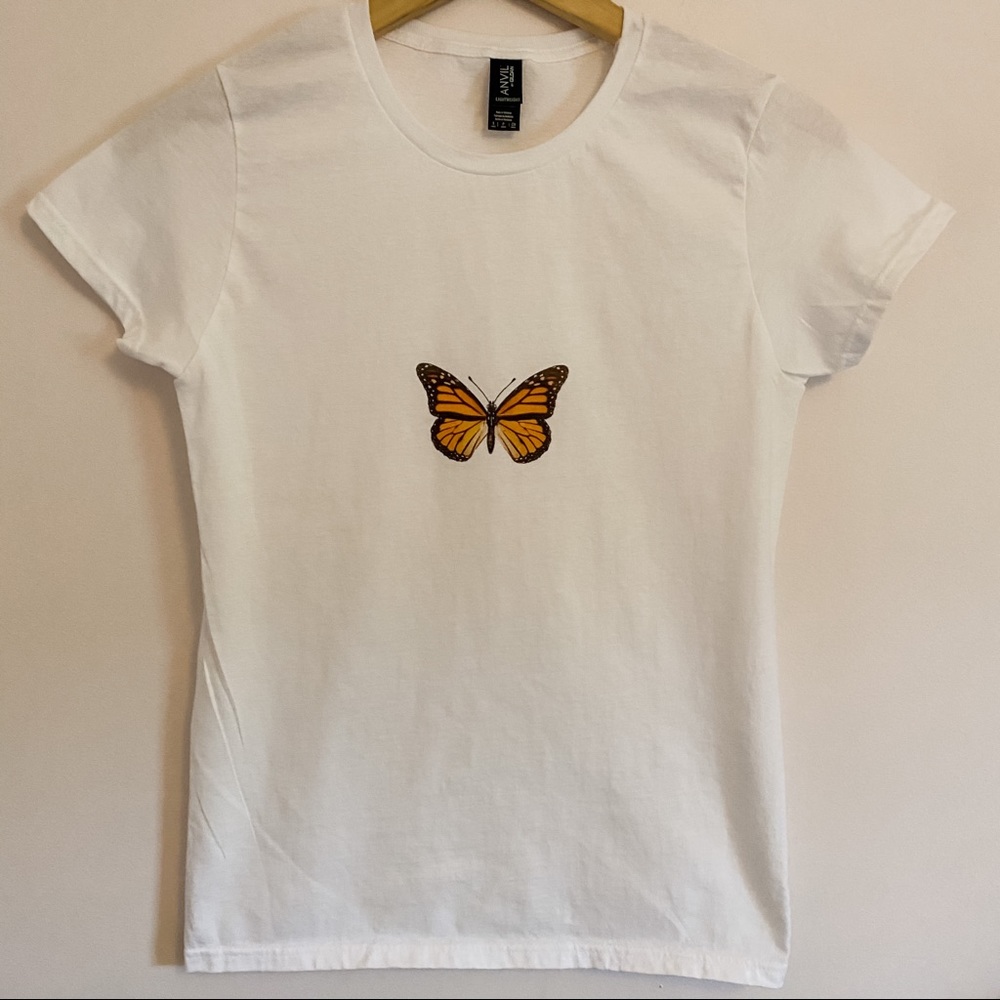 Minimalist Monarch Butterfly Graphic Tee T-Shirt - Picture 2 of 7